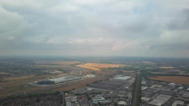 Yüksek Açı Drone 'un İngiltere' deki Luton Kasabası Görüntüsü