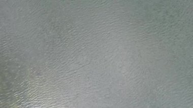 İngiltere 'nin Milton Keynes şehrinde yer alan Caldecotte Gölü' nün Yüksek Açılı Görüntüsü, 15 Ağustos 2023 'te İngiltere üzerinde Sabah Saati sırasında Drone' un Kamerası ile çekildi.