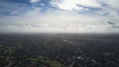 İngiltere 'nin Barton Road Luton kasabasındaki New Built Modern Housing ve Residential District' in En İyi Angle ve En İyi Görüntüleri. Görüntü İHA 'nın Kamerasıyla 17 Ekim 2022' de kaydedildi.