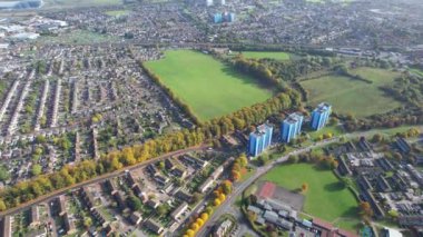 İngiltere 'nin Barton Road Luton kasabasındaki New Built Modern Housing ve Residential District' in En İyi Angle ve En İyi Görüntüleri. Görüntü İHA 'nın Kamerasıyla 17 Ekim 2022' de kaydedildi.