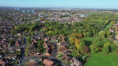 İngiltere 'nin Barton Road Luton kasabasındaki New Built Modern Housing ve Residential District' in En İyi Angle ve En İyi Görüntüleri. Görüntü İHA 'nın Kamerasıyla 17 Ekim 2022' de kaydedildi.