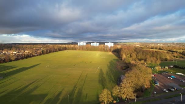 英国中部城市的高角度空中图像和卢顿镇的建筑物 镜头拍摄于2023年3月7日日落时用无人机拍摄 — 图库视频影像