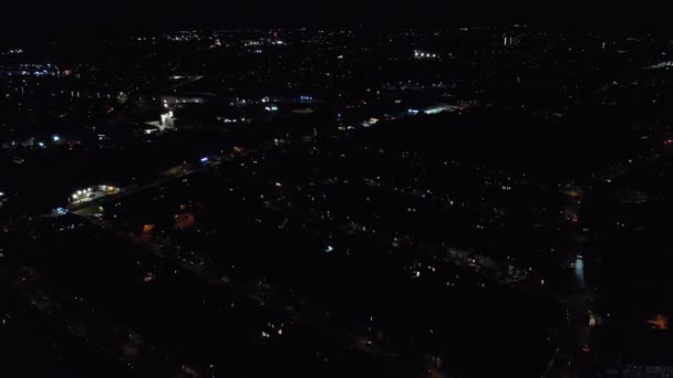 아름다운 전망의 도시와 도로가 보인다 Drones High Angle Footage Illuminated — 비디오