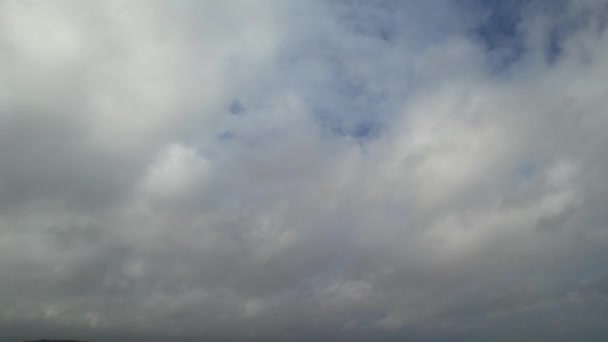 Schönster Himmel Und Wolken Kurz Vor Sonnenuntergang Über Milton Keynes — Stockvideo