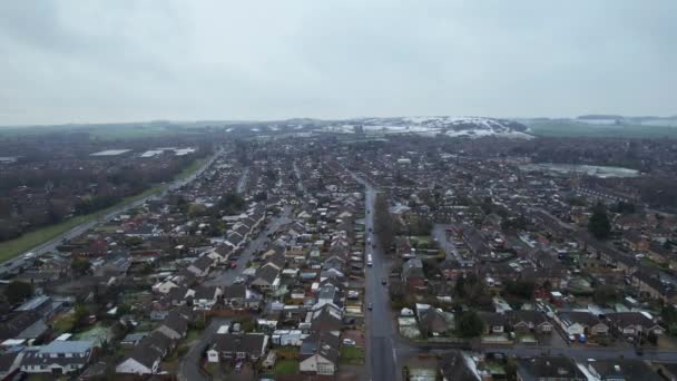 英国卢顿市在2023年3月8日小雪中的高角度镜头 — 图库视频影像