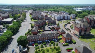 İngiltere 'nin Bedford şehrinin zaman aşımına uğramış görüntüleri, 27 Mayıs 2023' te İngiltere üzerinde güneşli bir günde Drone 's Camera ile çekildi.