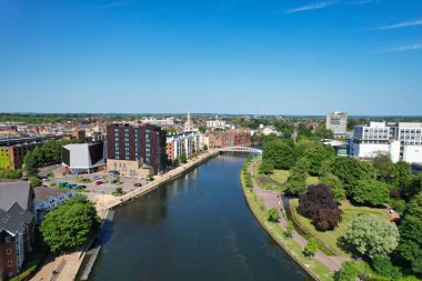 Bedford, İngiltere - 27 Mayıs 2023: Bedford kasabasının havadan görünüşü