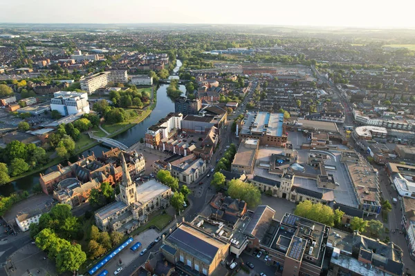 Bedford, İngiltere - 27 Mayıs 2023: Bedford kasabasının havadan görünüşü