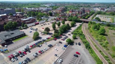 İngiltere 'nin Bedford şehrinin hava görüntüsü, 27 Mayıs 2023' te İngiltere üzerinde güneşli bir günde Drone 'un Kamerasıyla çekildi.