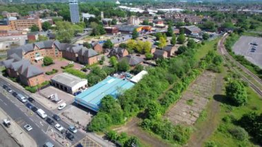 İngiltere 'nin Bedford şehrinin hava görüntüsü, 27 Mayıs 2023' te İngiltere üzerinde güneşli bir günde Drone 'un Kamerasıyla çekildi.