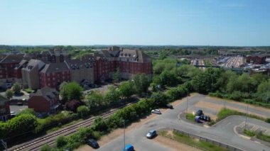 İngiltere 'nin Bedford şehrinin hava görüntüsü, 27 Mayıs 2023' te İngiltere üzerinde güneşli bir günde Drone 'un Kamerasıyla çekildi.