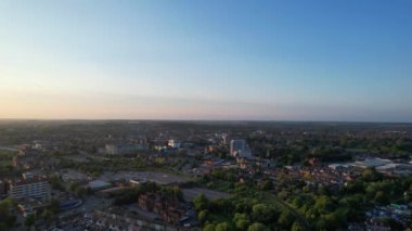 İngiltere 'nin Bedford şehrinin hava görüntüsü, 27 Mayıs 2023' te İngiltere üzerinde güneşli bir günde Drone 'un Kamerasıyla çekildi.