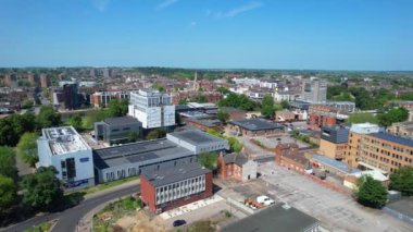 İngiltere 'nin Bedford şehrinin hava görüntüsü, 27 Mayıs 2023' te İngiltere üzerinde güneşli bir günde Drone 'un Kamerasıyla çekildi.