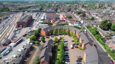 İngiltere 'nin Bedford şehrinin hava görüntüsü, 27 Mayıs 2023' te İngiltere üzerinde güneşli bir günde Drone 'un Kamerasıyla çekildi.