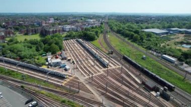 İngiltere 'nin Bedford şehrinin hava görüntüsü, 27 Mayıs 2023' te İngiltere üzerinde güneşli bir günde Drone 'un Kamerasıyla çekildi.