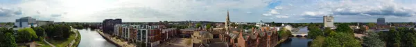 イギリスのベッドフォード 2023年5月28日 ベッドフォード町の空中パノラマビュー — ストック写真