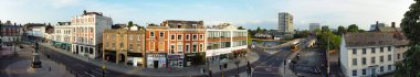 BEDFORD, İngiltere - 28 Mayıs 2023: Bedford kasabasının havadan panoramik manzarası