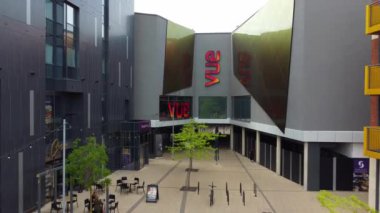 İngiltere 'nin Bedford şehrinin hava görüntüleri. Şehir merkezinin kamerası 28 Mayıs 2023 'te İHA' nın Orta İrtifa 'dan çektiği kamerayla görüntülendi.