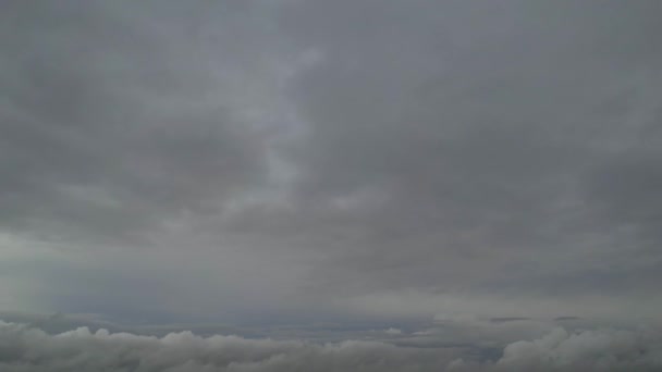 Regenwolken Bewegen Zich Stad Beelden Werden Vastgelegd Met Drone Camera — Stockvideo