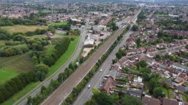 Central Bedford City 'nin en güzel hava görüntüsü. Şehir merkezindeki kamera 12-Eylül-2023 tarihlerinde İHA 'nın Orta İrtifa' dan çektiği kamerayla çekildi..