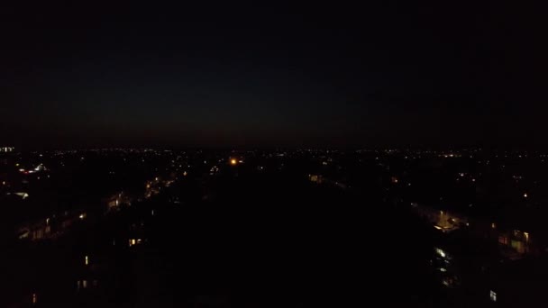 Vista Aérea Ciudad Británica Iluminada Las Carreteras Por Noche Filmación — Vídeos de Stock
