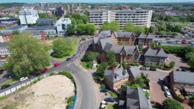 İngiltere 'nin Bedford şehrinin hava görüntüsü, 27 Mayıs 2023' te İngiltere üzerinde güneşli bir günde Drone 'un Kamerasıyla çekildi.
