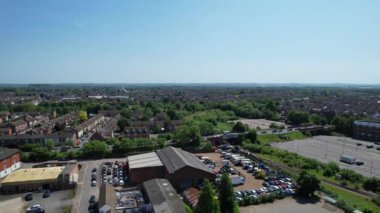 İngiltere 'nin Bedford şehrinin hava görüntüsü, 27 Mayıs 2023' te İngiltere üzerinde güneşli bir günde Drone 'un Kamerasıyla çekildi.