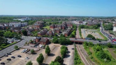 İngiltere 'nin Bedford şehrinin hava görüntüsü, 27 Mayıs 2023' te İngiltere üzerinde güneşli bir günde Drone 'un Kamerasıyla çekildi.