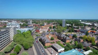 İngiltere 'nin Bedford şehrinin hava görüntüsü, 27 Mayıs 2023' te İngiltere üzerinde güneşli bir günde Drone 'un Kamerasıyla çekildi.