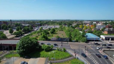 İngiltere 'nin Bedford şehrinin hava görüntüsü, 27 Mayıs 2023' te İngiltere üzerinde güneşli bir günde Drone 'un Kamerasıyla çekildi.