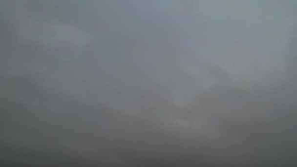 Zeitraffer Aufnahmen Von Gewitterwolken Die Über Der Stadt Ziehen Drohnen — Stockvideo
