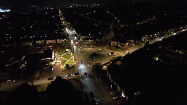 Время Покажет Воздушный След Британского Города Освещенные Дороги Трафиком Видеозапись — стоковое видео