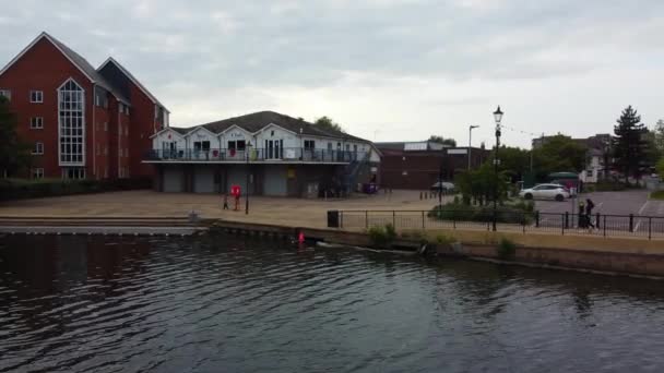 Kaunis Ilmakuva Central Bedford Citystä Keskustan Videomateriaali Kuvattiin Lennokin Kameralla — kuvapankkivideo