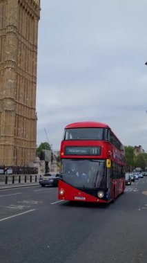 Londra 'nın Güzel Düşük Açı Tur Görüntüleri, Londra' nın Başkenti İngiltere 30-20-23 Mayıs tarihlerinde Londra 'yı ziyaret eden birçok turist ile çok meşguldü. 