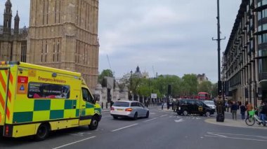Londra 'nın Güzel Düşük Açı Tur Görüntüleri, Londra' nın Başkenti İngiltere 30-20-23 Mayıs tarihlerinde Londra 'yı ziyaret eden birçok turist ile çok meşguldü.