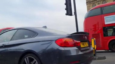 Londra 'nın Güzel Düşük Açı Tur Görüntüleri, Londra' nın Başkenti İngiltere 30-20-23 Mayıs tarihlerinde Londra 'yı ziyaret eden birçok turist ile çok meşguldü.