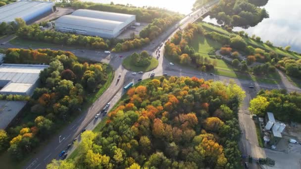 Высокий Уровень Шума Британских Дорогах Трафик Английском Городе Беверли Хиллз — стоковое видео