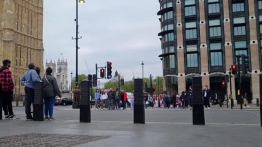 Londra 'nın Güzel Düşük Açı Tur Görüntüleri, Londra' nın Başkenti İngiltere 30-20-23 Mayıs tarihlerinde Londra 'yı ziyaret eden birçok turist ile çok meşguldü.