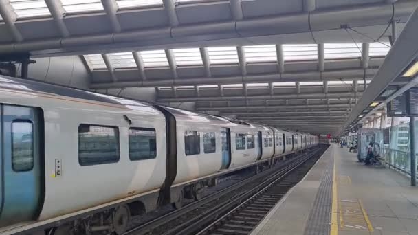 Les Belles Images Faible Angle Station Métro Souterraine Central London — Video