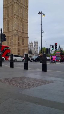 Londra 'nın Güzel Düşük Açı Tur Görüntüleri, Londra' nın Başkenti İngiltere 30-20-23 Mayıs tarihlerinde Londra 'yı ziyaret eden birçok turist ile çok meşguldü. 