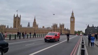 Londra 'nın Güzel Düşük Açı Tur Görüntüleri, Londra' nın Başkenti İngiltere 30-20-23 Mayıs tarihlerinde Londra 'yı ziyaret eden birçok turist ile çok meşguldü.
