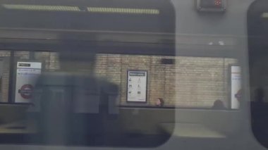 İngiltere 'nin Merkez Londra başkenti Büyük Britanya' nın yan pencere manzarası. Görüntü 30 Mayıs 2023 'te kaydedildi.