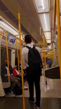 İngiltere 'nin Merkez Londra Başkenti Büyük Britanya' daki Metro Tren İstasyonu 'nun görüntüleri. Görüntü 30-Mayıs-2023 'te çekildi.