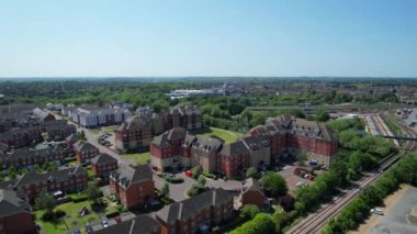 İngiltere 'nin Bedford şehrinin hava görüntüleri. 27 Mayıs 2023 'te güzel güneşli bir günde Drone' un Kamerası ile yakalandı. 