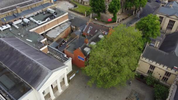 イギリス ベドフォード市の空撮映像は 2023年5月28日の美しい晴れた日にドローンのカメラで撮影されました — ストック動画