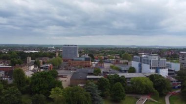 İngiltere 'nin İngiltere' nin Bedford şehrinin yüksek açılı görüntüleri. Hava Görüntüsü İHA 'nın Kamerasıyla 27 Mayıs 2023' te çekildi.