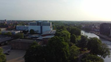 İngiltere 'nin İngiltere' nin Bedford şehrinin yüksek açılı görüntüleri. Hava Görüntüsü İHA 'nın Kamerasıyla 27 Mayıs 2023' te çekildi.