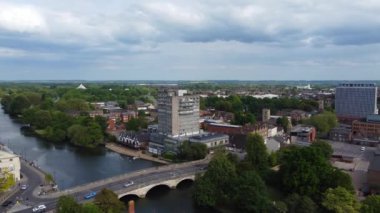 İngiltere 'nin İngiltere' nin Bedford şehrinin yüksek açılı görüntüleri. Hava Görüntüsü İHA 'nın Kamerasıyla 27 Mayıs 2023' te çekildi.