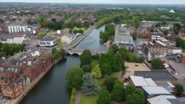 İngiltere 'nin İngiltere' nin Bedford şehrinin yüksek açılı görüntüleri. Hava Görüntüsü İHA 'nın Kamerasıyla 27 Mayıs 2023' te çekildi.
