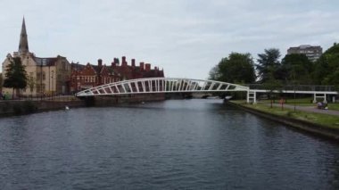 İngiltere 'nin İngiltere' nin Bedford şehrinin yüksek açılı görüntüleri. Hava Görüntüsü İHA 'nın Kamerasıyla 28 Mayıs 2023' te çekildi.